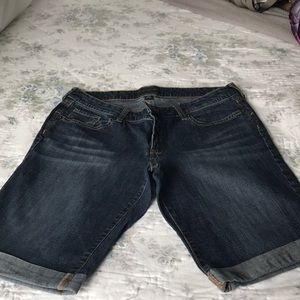 Banana republic Bermuda shorts like new never worn size 10